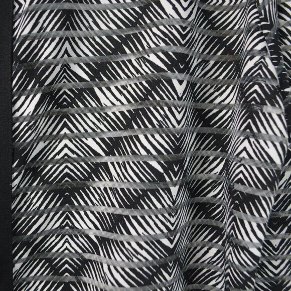 Ruby Rd. Lightweight Short Sheer Jacket Size: M - Picture 3 of 3